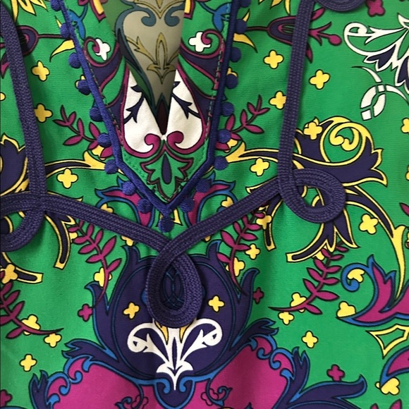 Nicole- Floral Green Sleeveless Blouse, Size M - Picture 5 of 7